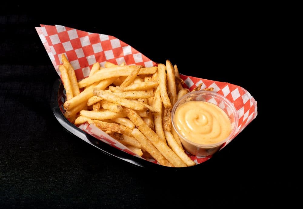 Frites croustillantes et mayo épicée